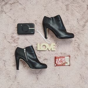 Black heeled booties